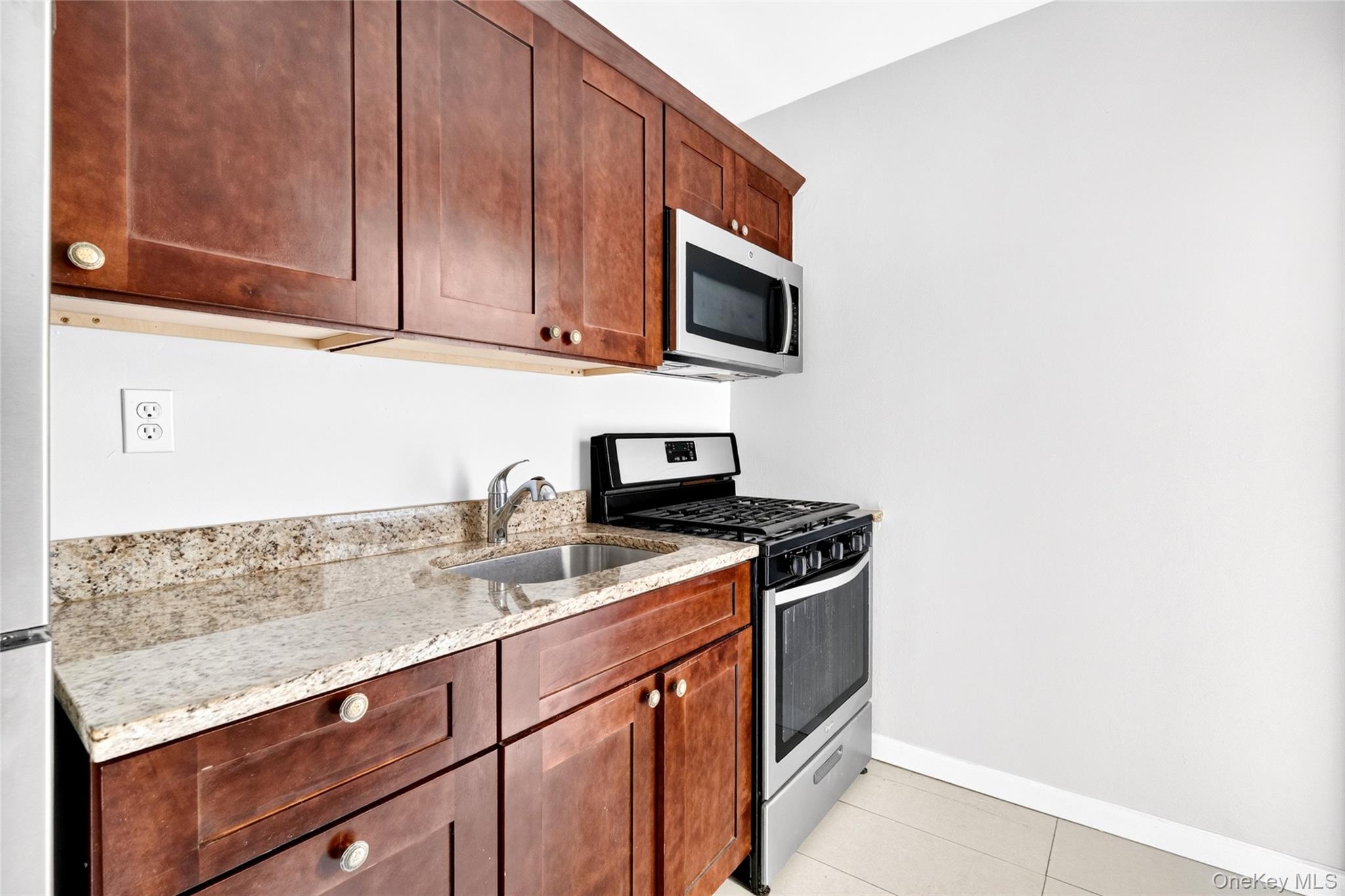 30 E Hartsdale Avenue, Unit 3L photo 21