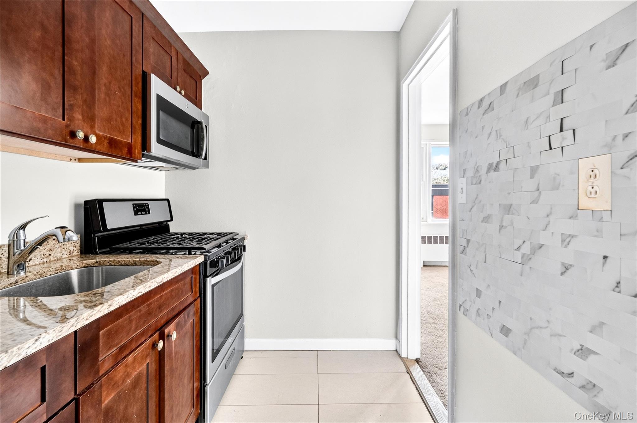 30 E Hartsdale Avenue, Unit 3L photo 22