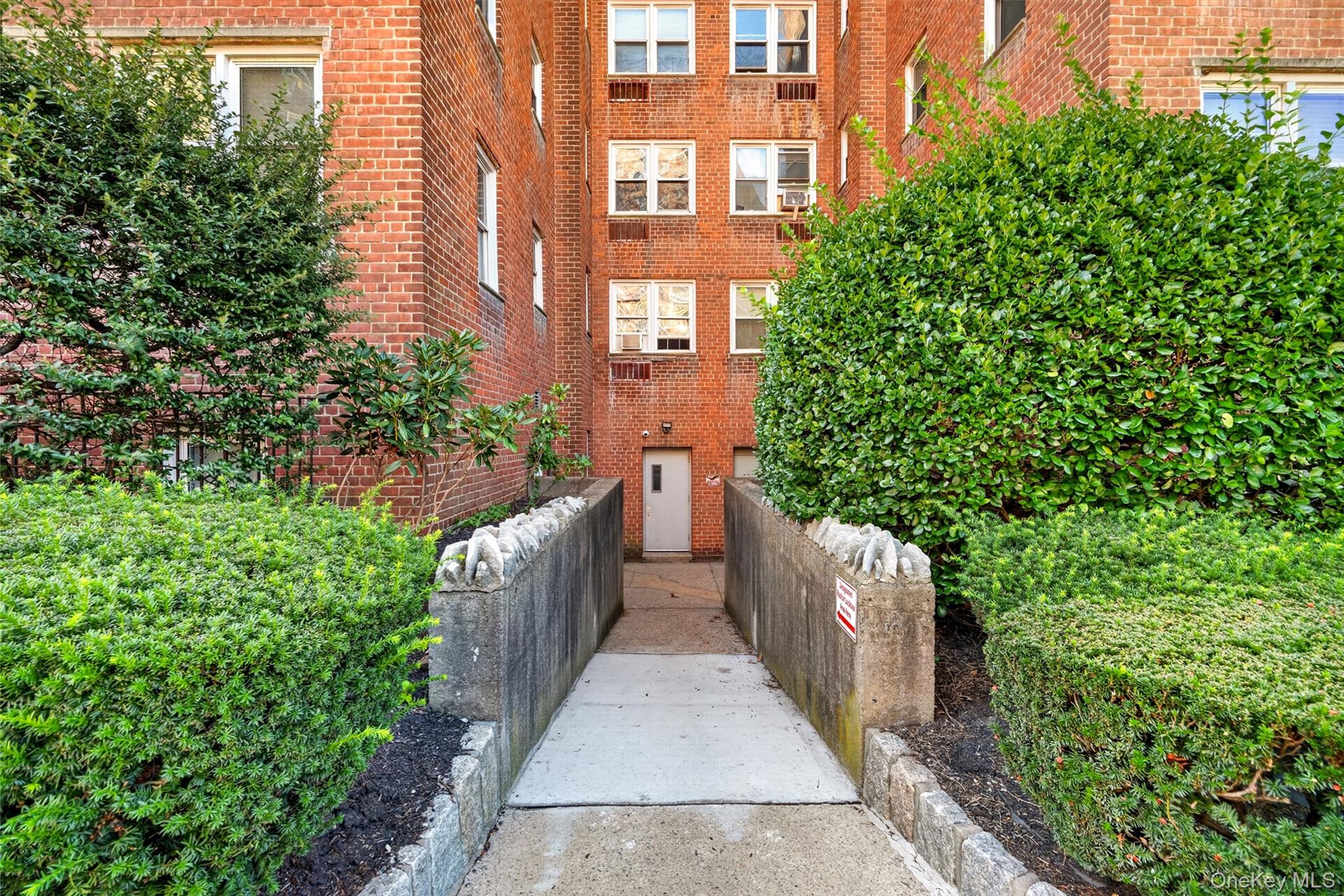 30 E Hartsdale Avenue, Unit 3L photo 37