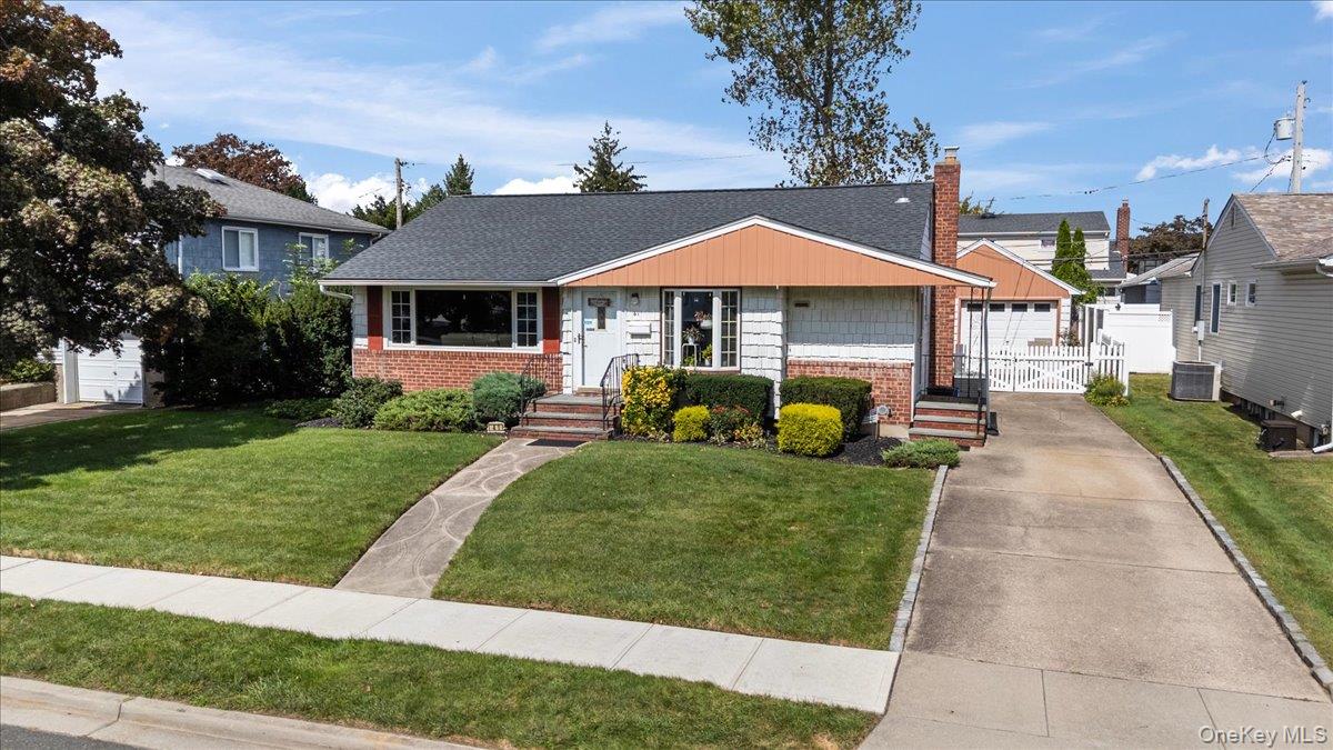 41 Cornell Lane – For Sale