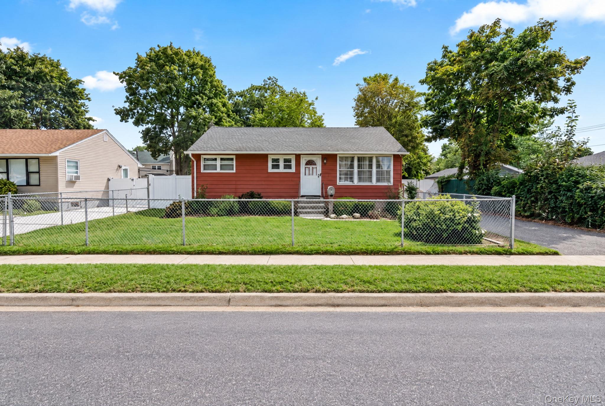 5 Prospect Street W – For Sale photo 2