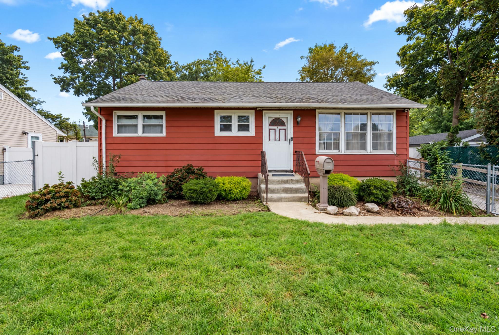5 Prospect Street W – For Sale