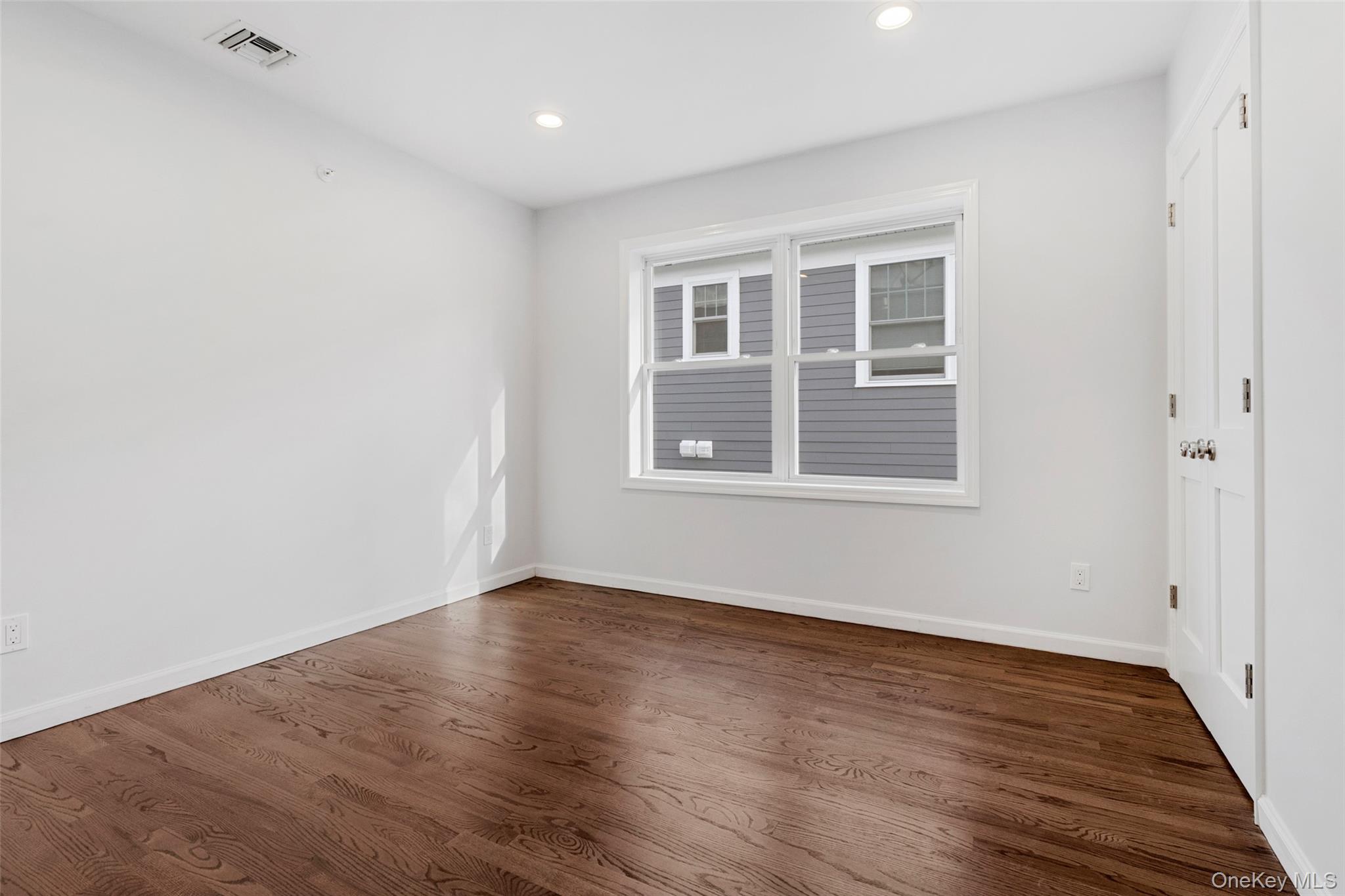 91-93 Henry Avenue, Unit 91 photo 9