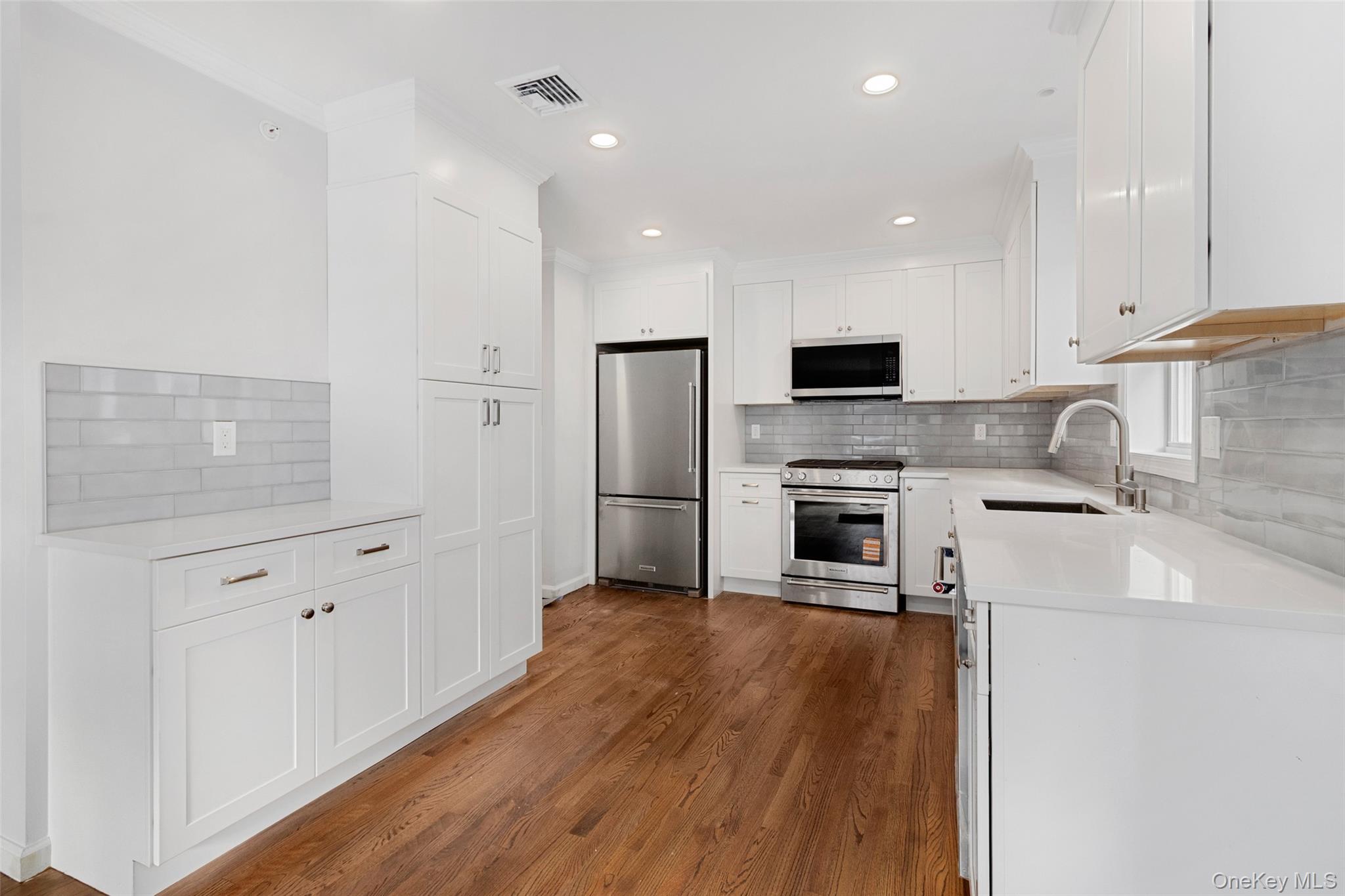 91-93 Henry Avenue, Unit 91 photo 2