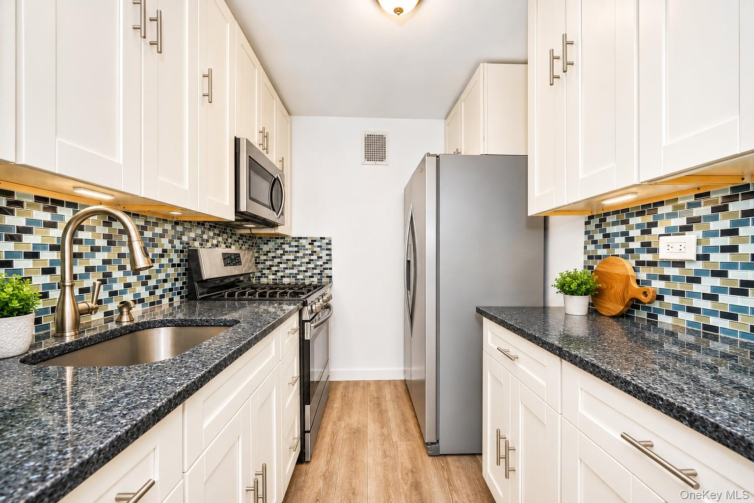 85-10 151st Avenue, Unit 5E photo 5