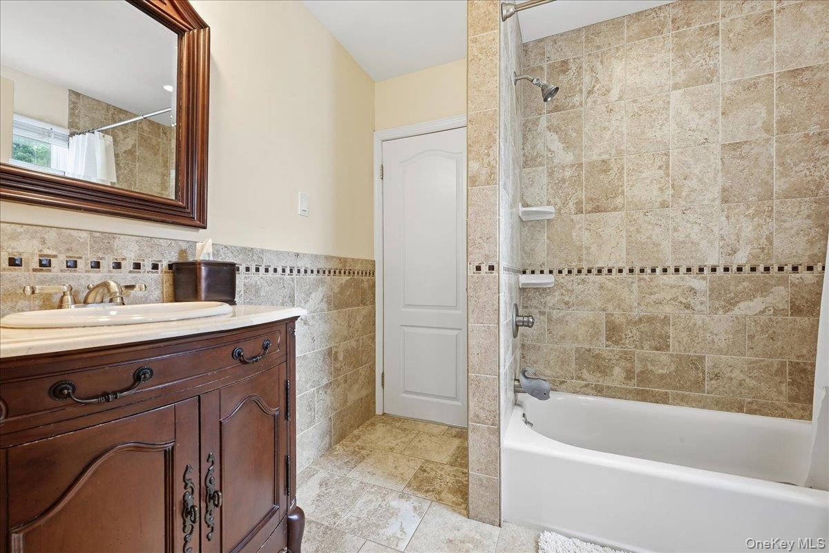 2546 Hicks Street – For Sale photo 32