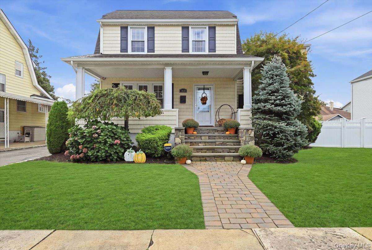2546 Hicks Street – For Sale