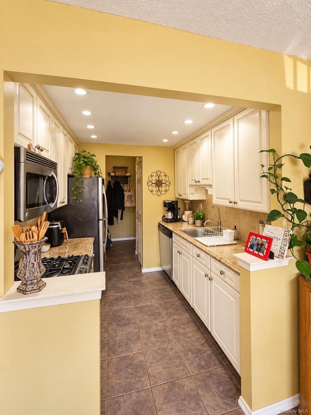 6112 69th Street, Unit 2A photo 6