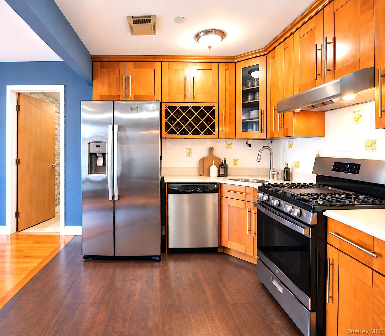 311 Saint Nicholas Avenue, Unit 3H photo 3