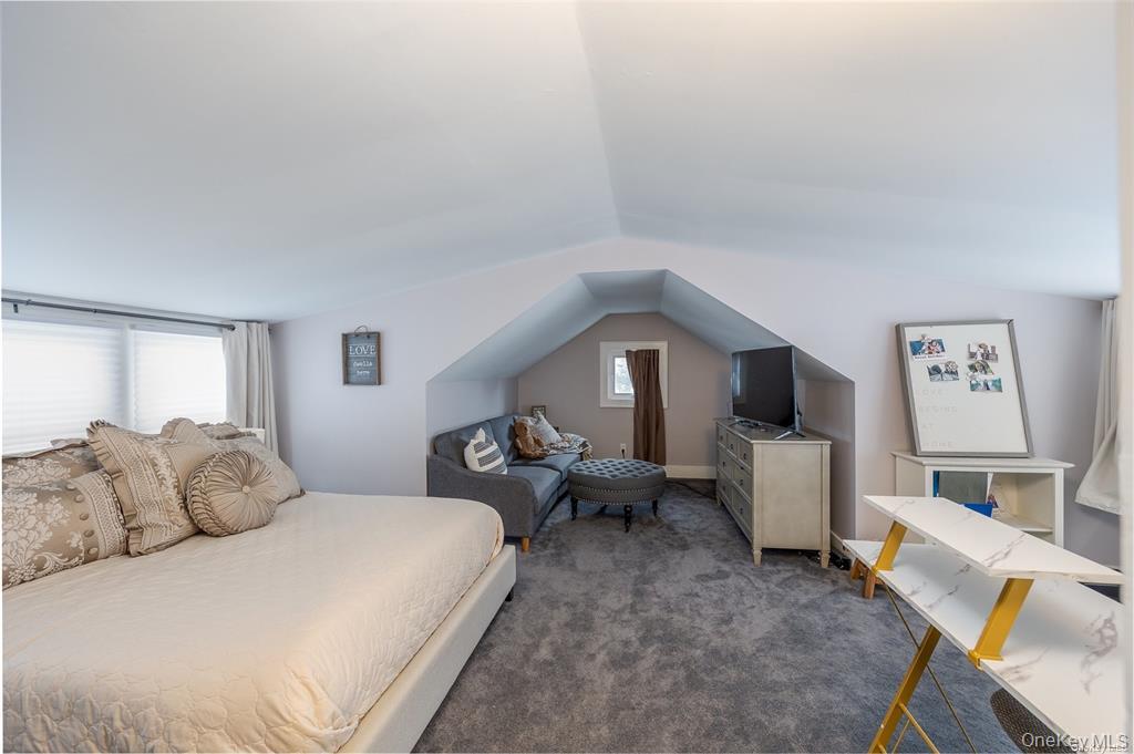 18 Yale Place – For Sale photo 11