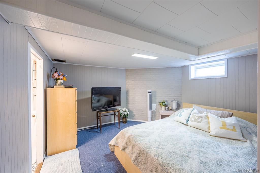 18 Yale Place – For Sale photo 12
