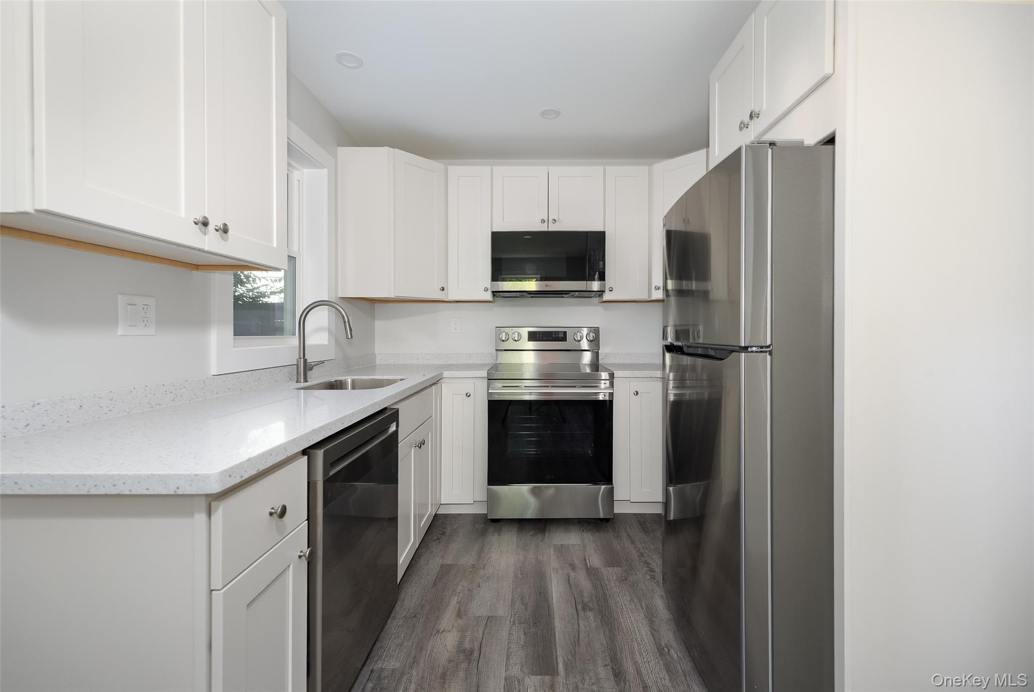 5 Douglas Street, Unit B photo 3