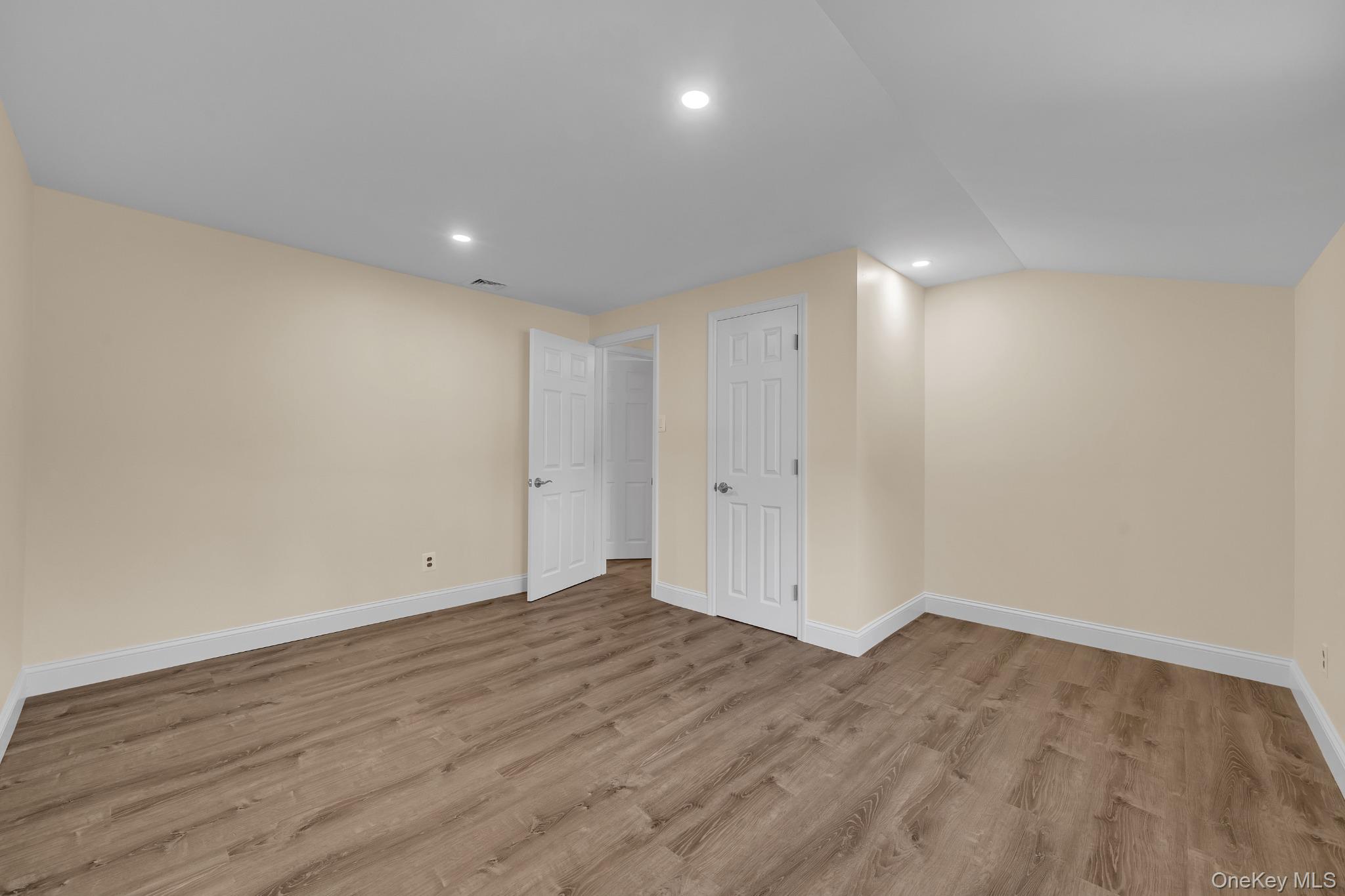 170 Park Lane – For Sale photo 16