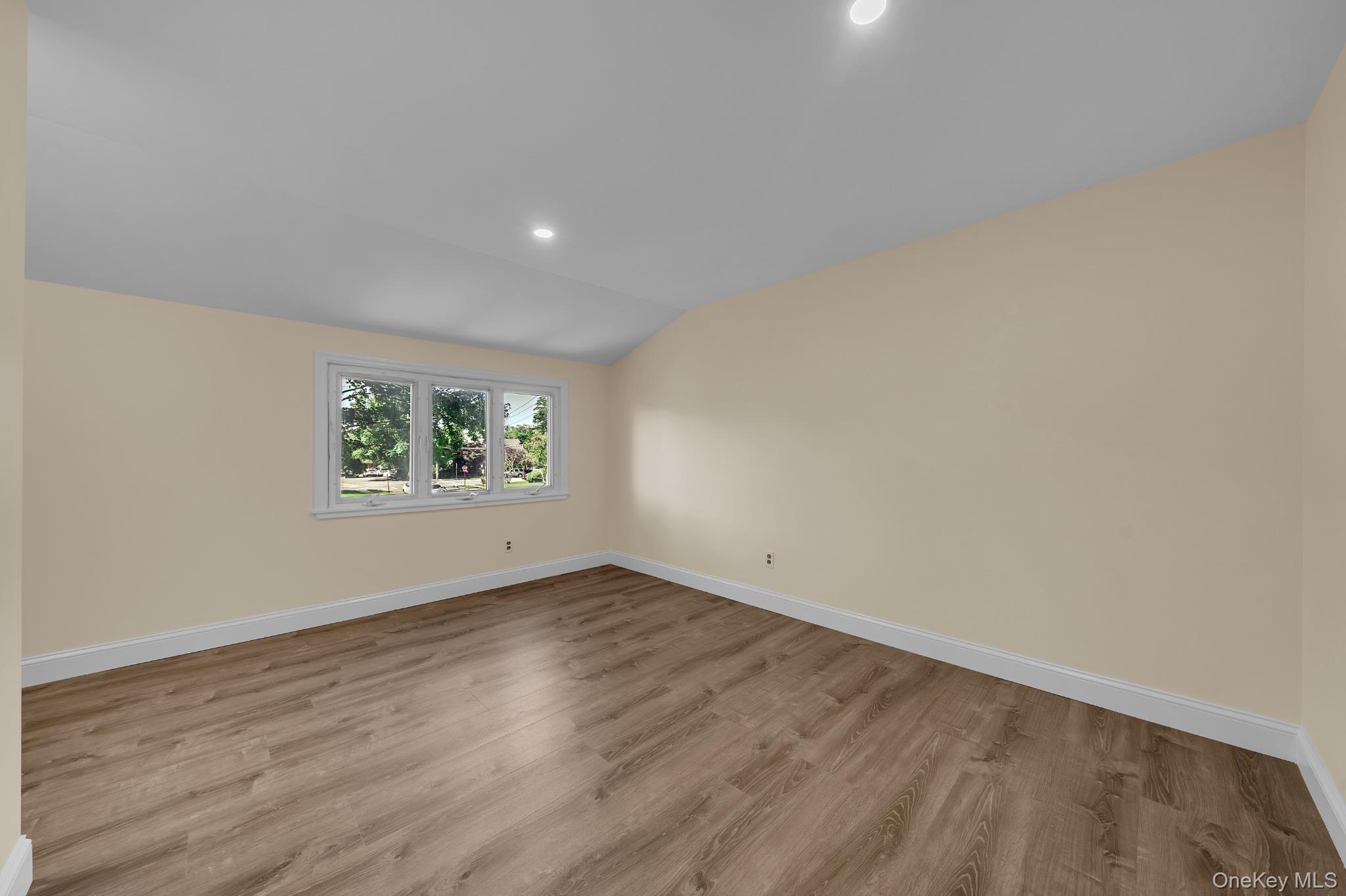170 Park Lane – For Sale photo 15