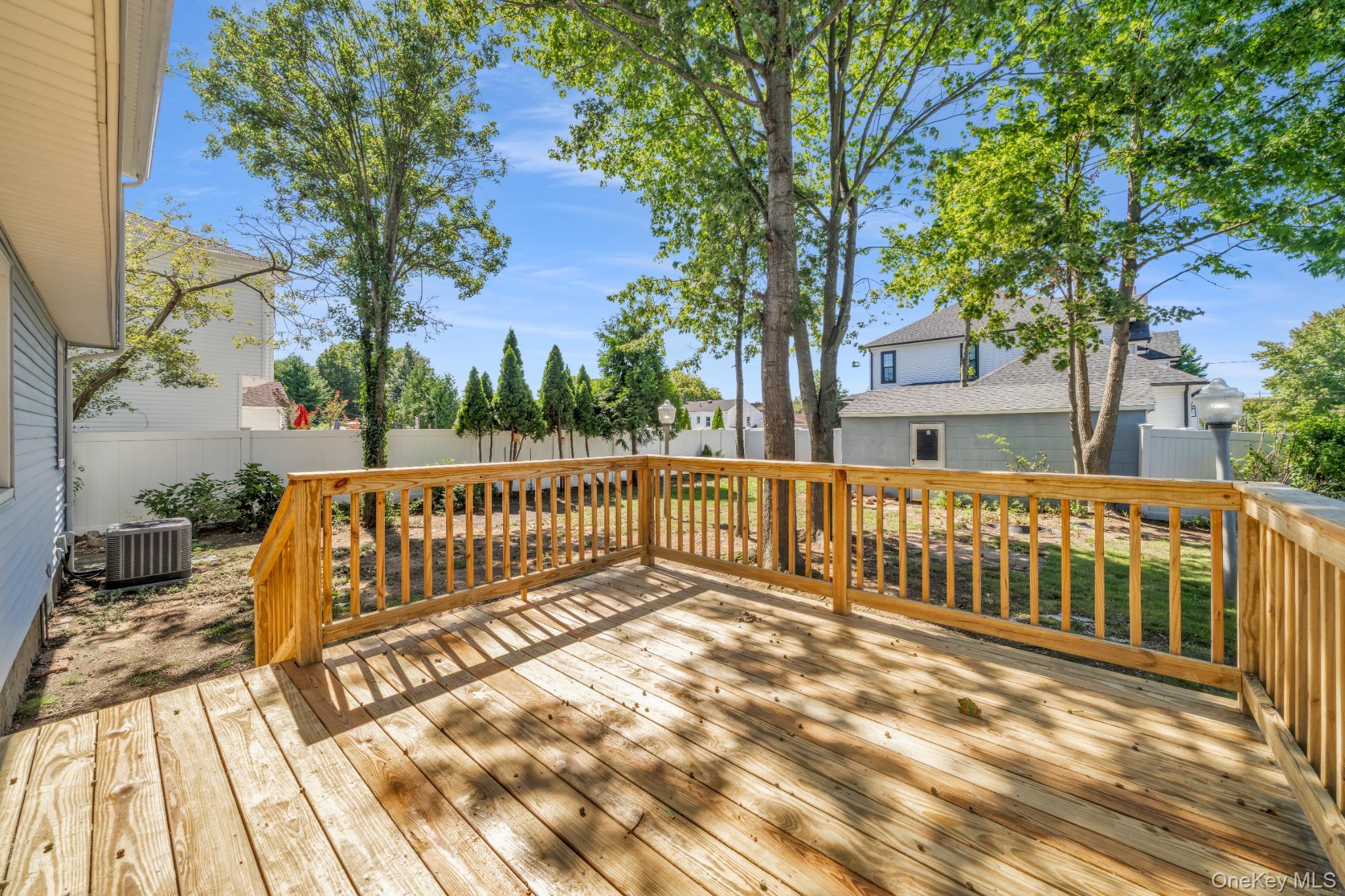 170 Park Lane – For Sale photo 26