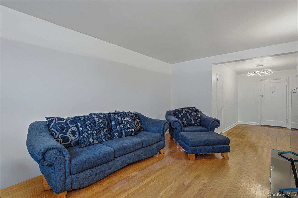 2107 Wallace Ave Wallace, Unit 6A photo 5