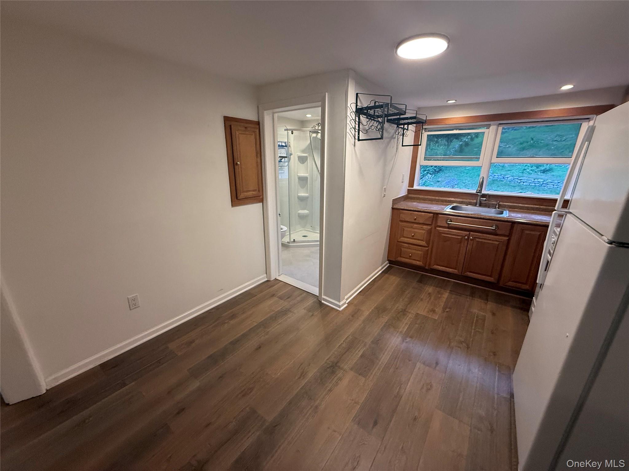 5 Bush Road – For Rent photo 9