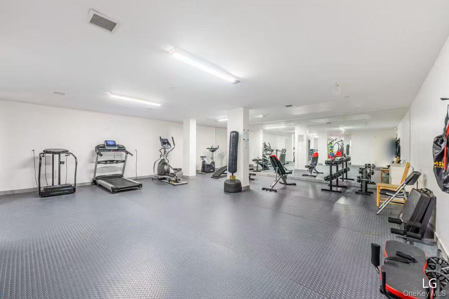 144-27 Sanford Avenue, Unit 3N photo 8