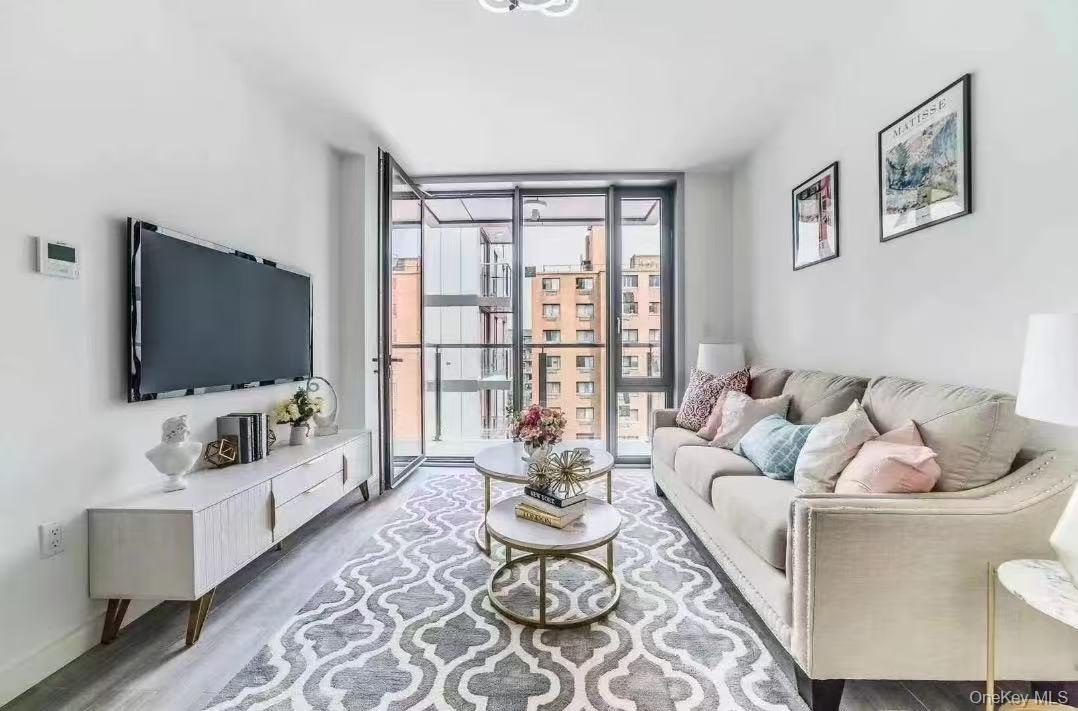 144-27 Sanford Avenue, Unit 3N photo 4