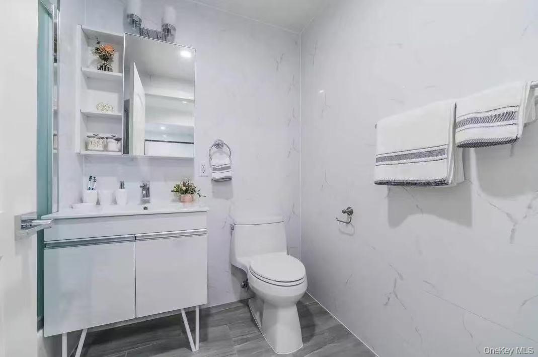 144-27 Sanford Avenue, Unit 3N photo 6