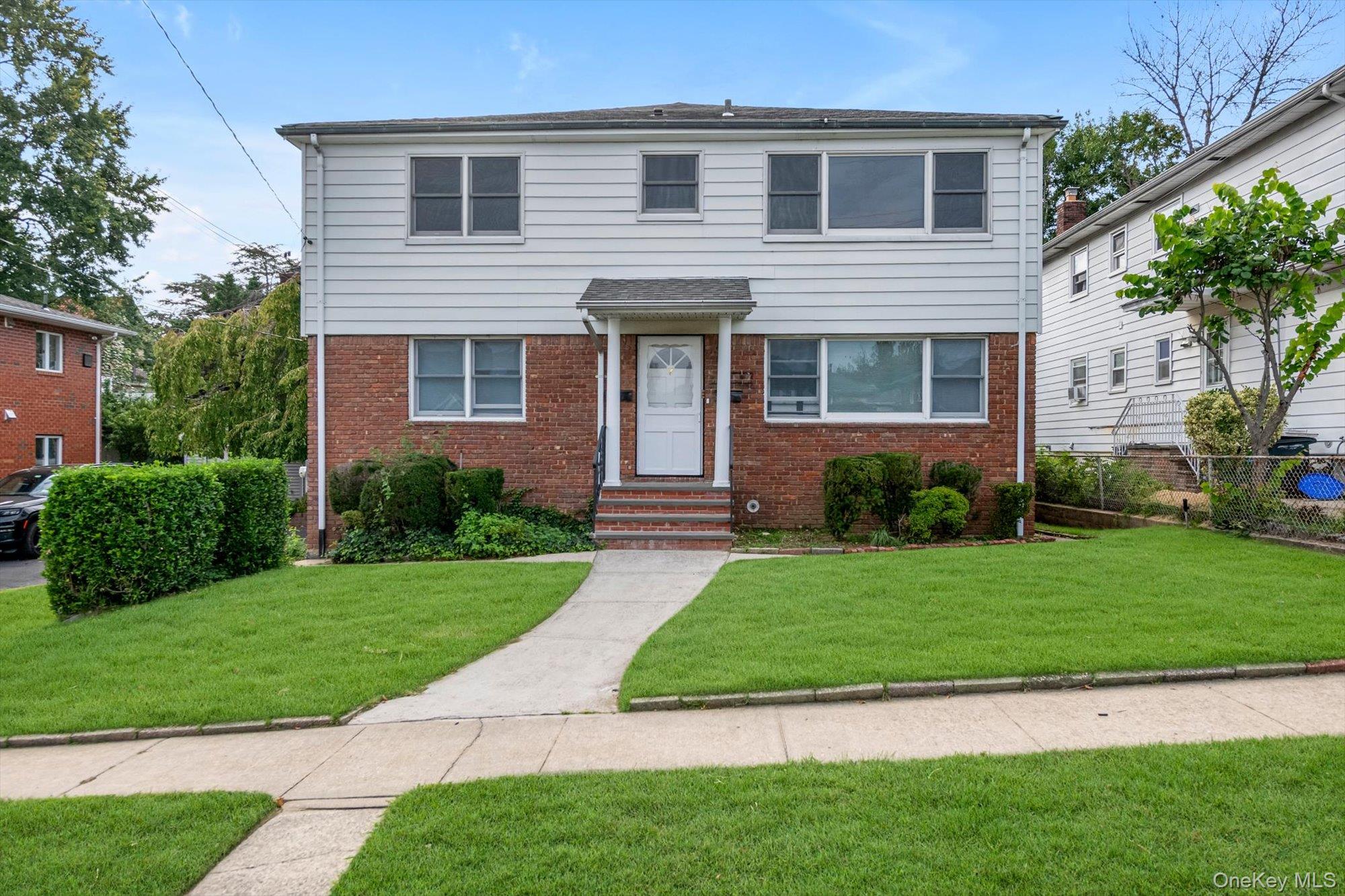 7 Linwood Road N – For Sale