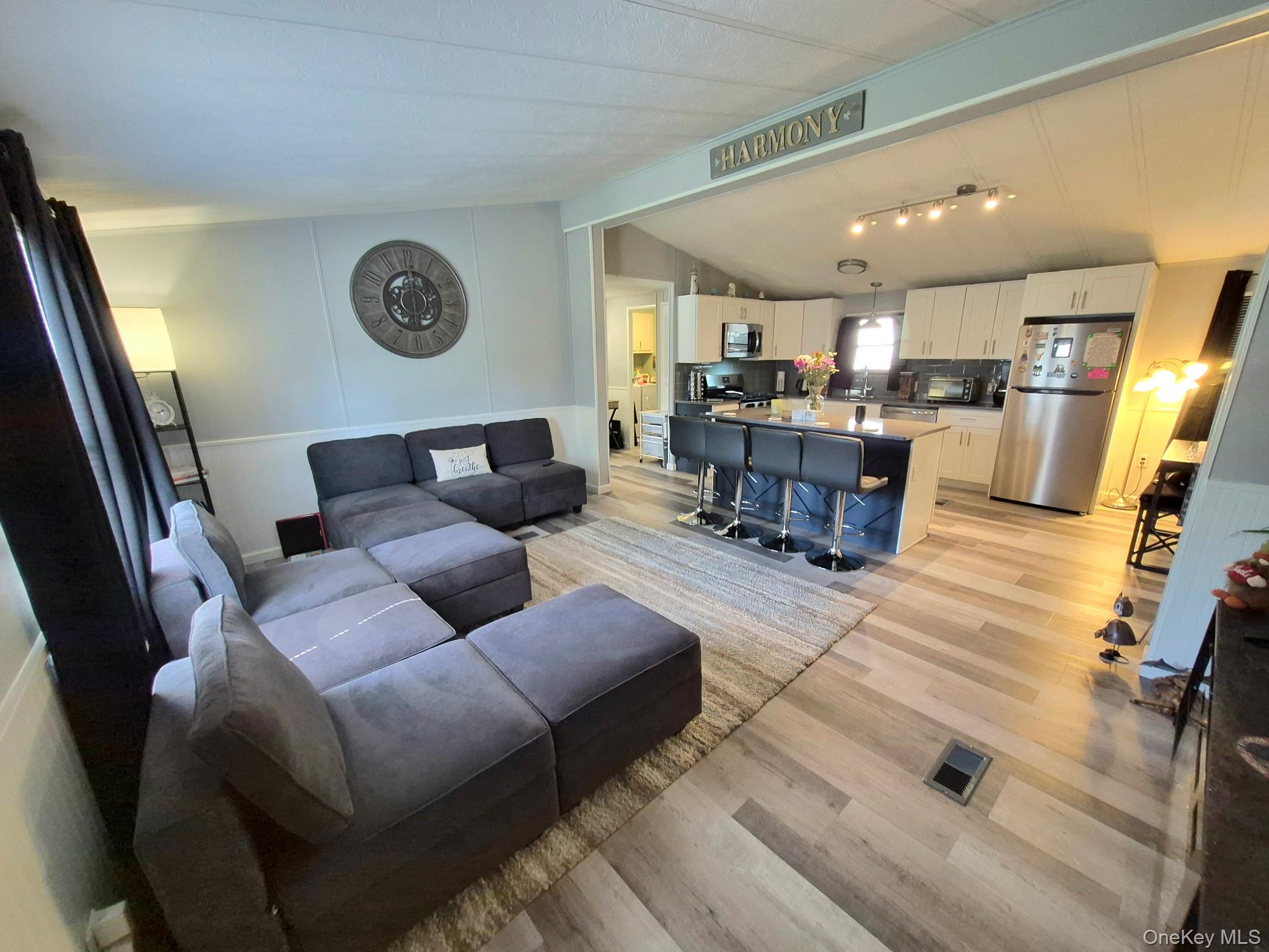 37-28 Hubbard Avenue – For Sale photo 15