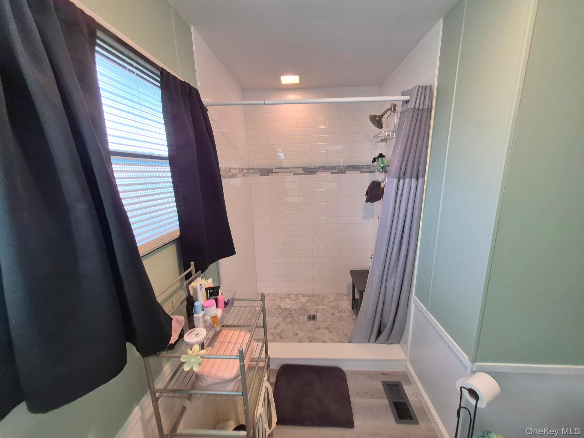 37-28 Hubbard Avenue – For Sale photo 7