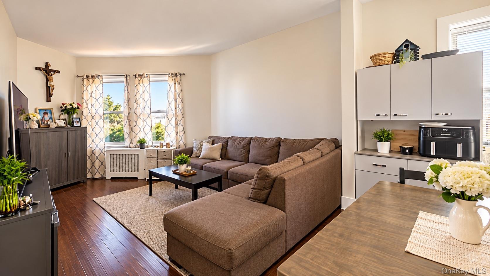 880 Midland Avenue – For Sale photo 8