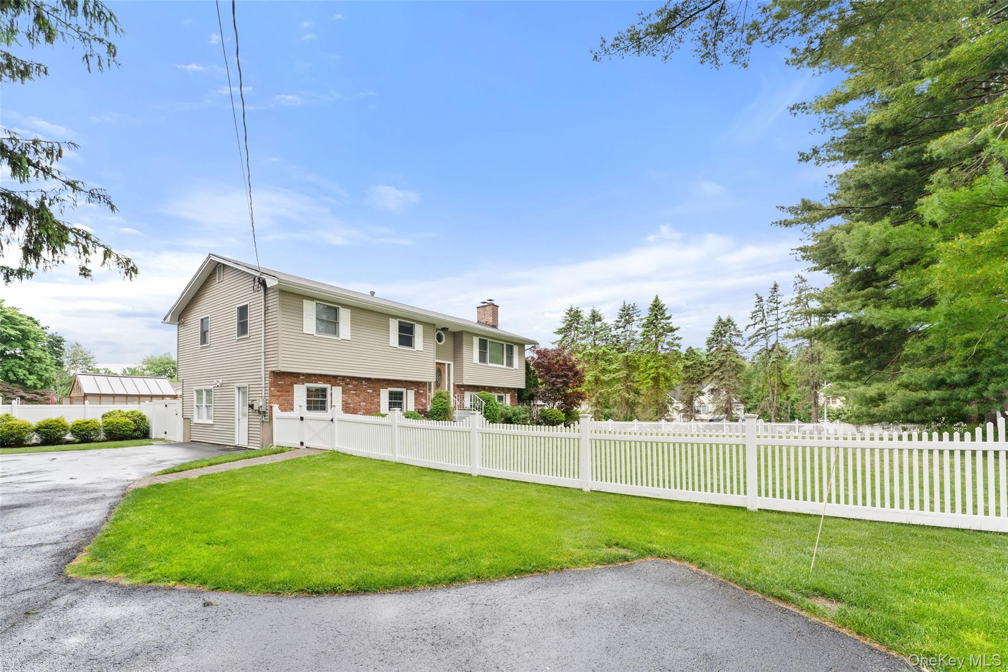 1 Sherwood Road – For Sale photo 4
