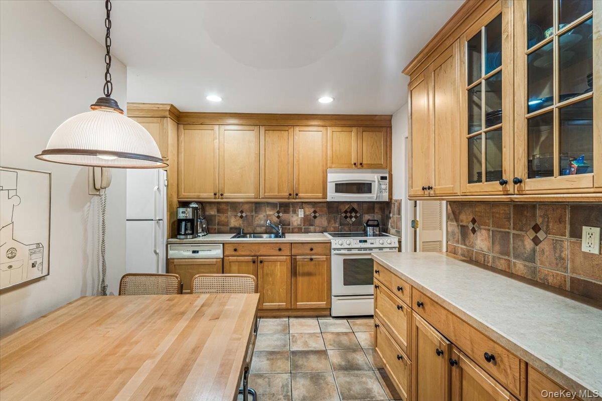 4 Spring Hollow – For Sale photo 6
