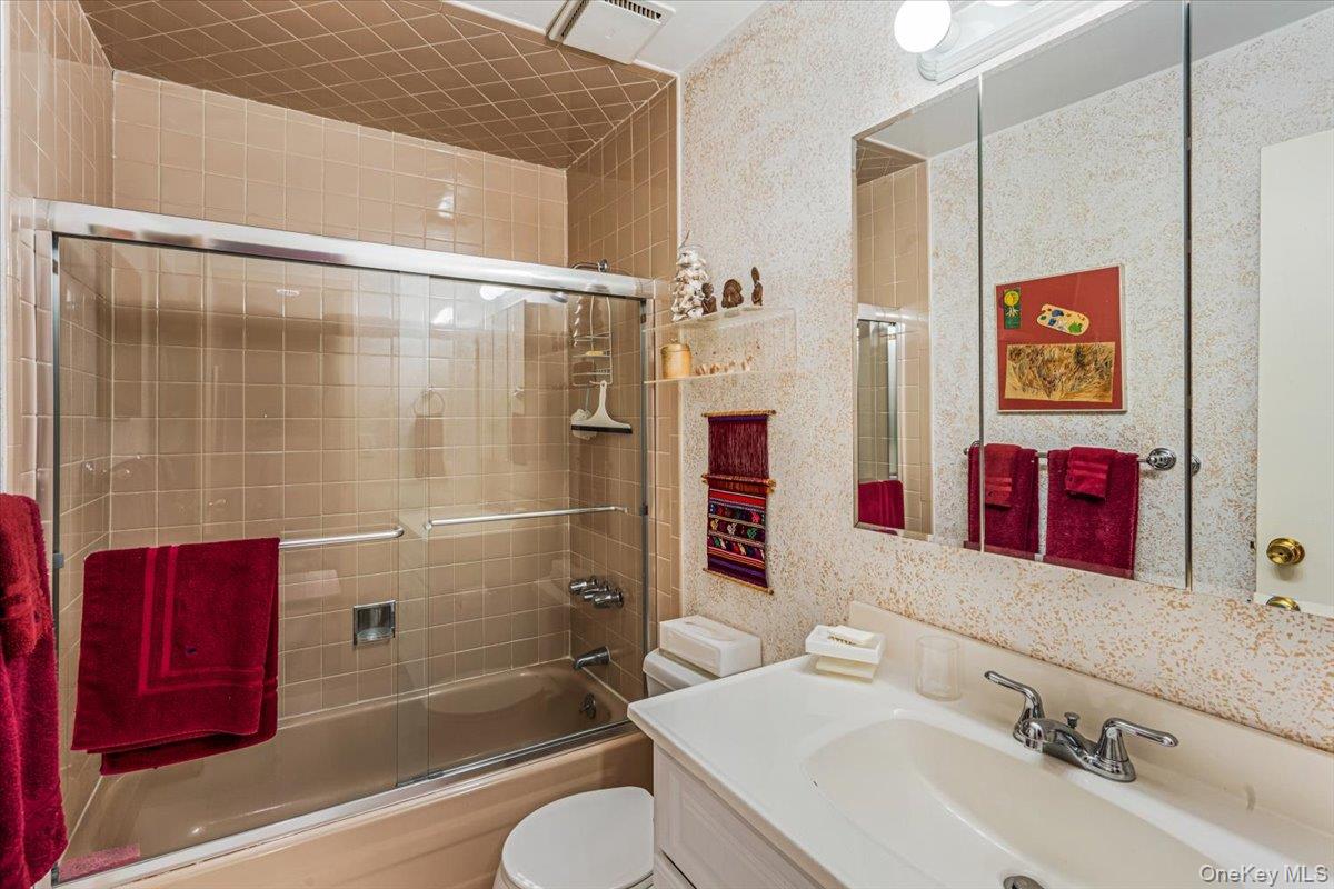 4 Spring Hollow – For Sale photo 8