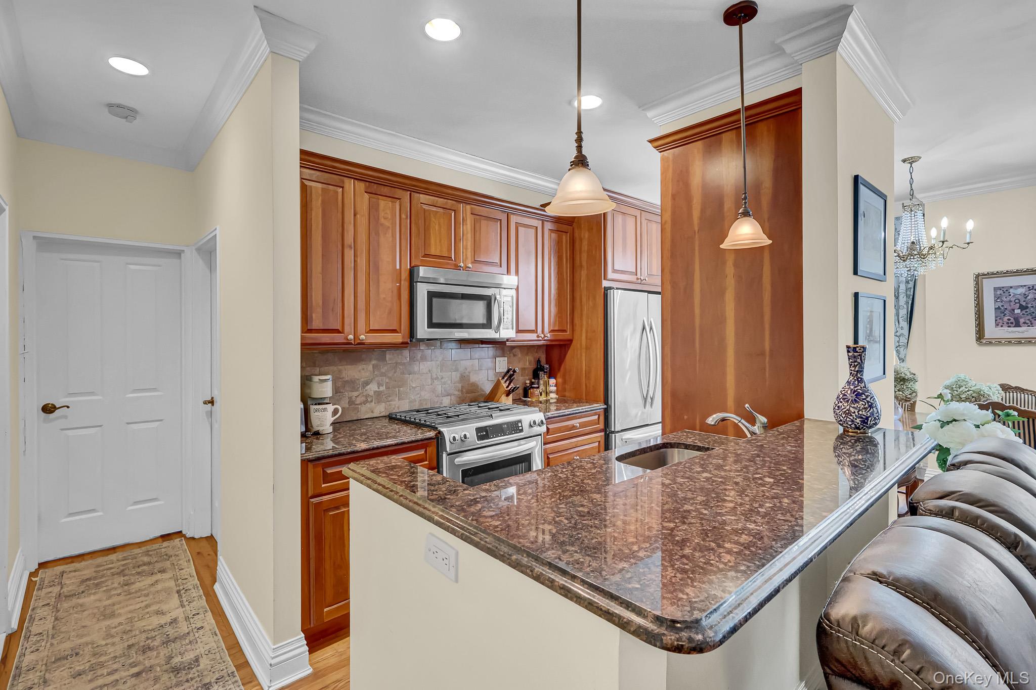 111 7th Street, Unit 304 photo 14