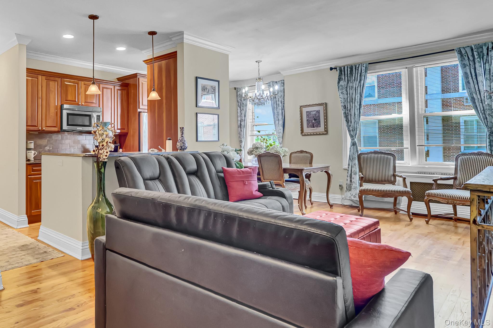 111 7th Street, Unit 304 photo 4