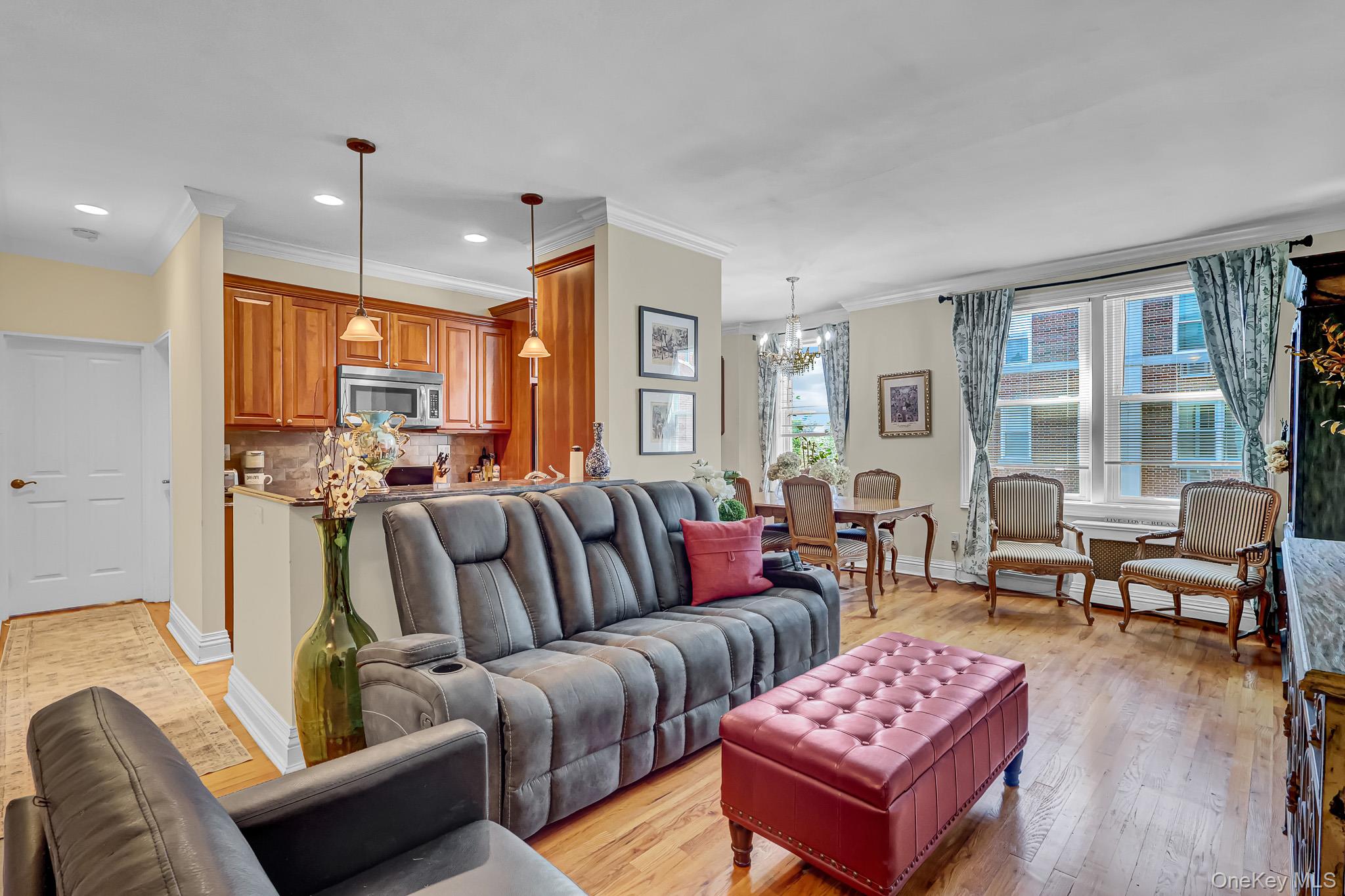 111 7th Street, Unit 304 photo 7