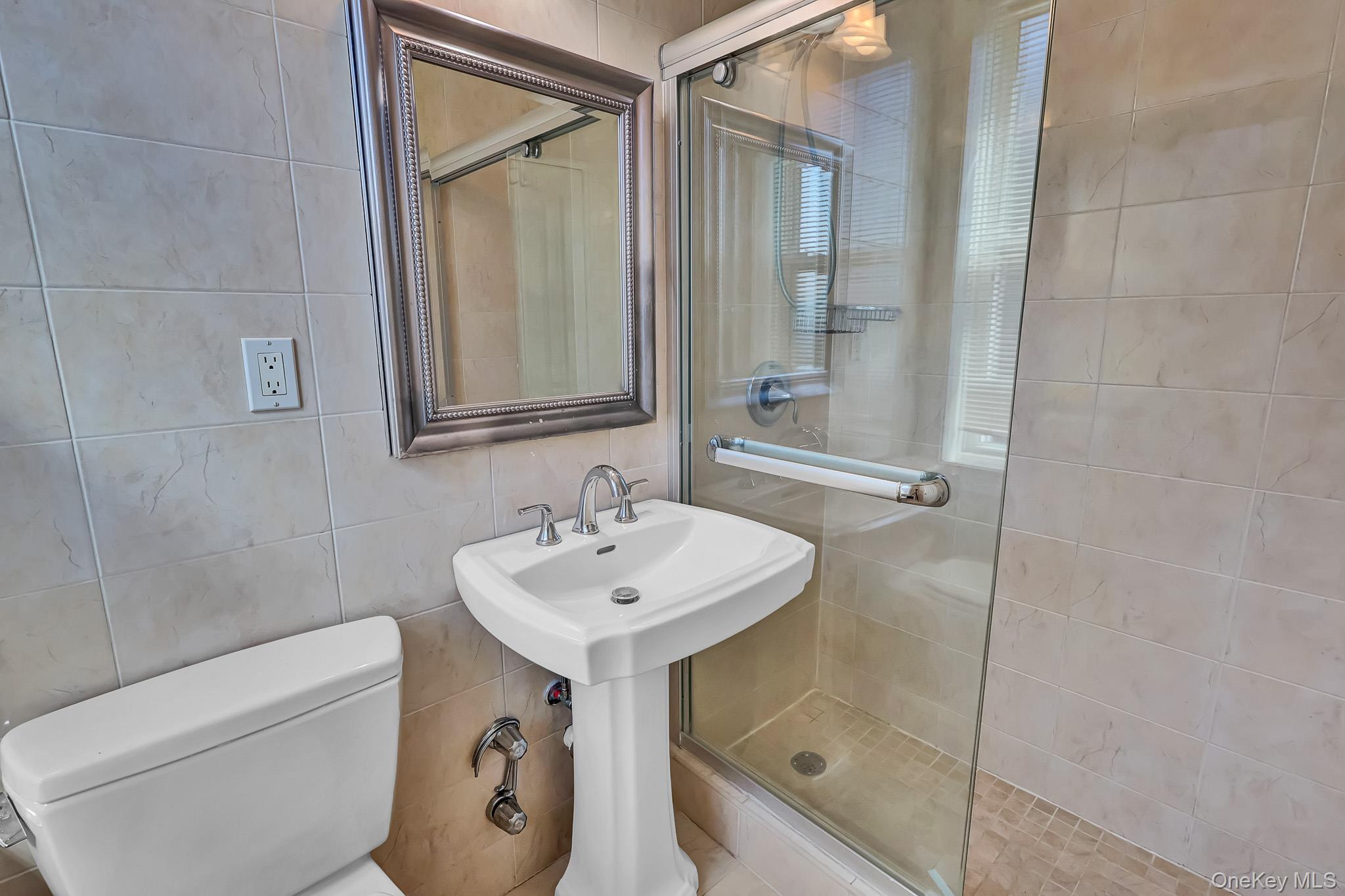 111 7th Street, Unit 304 photo 20