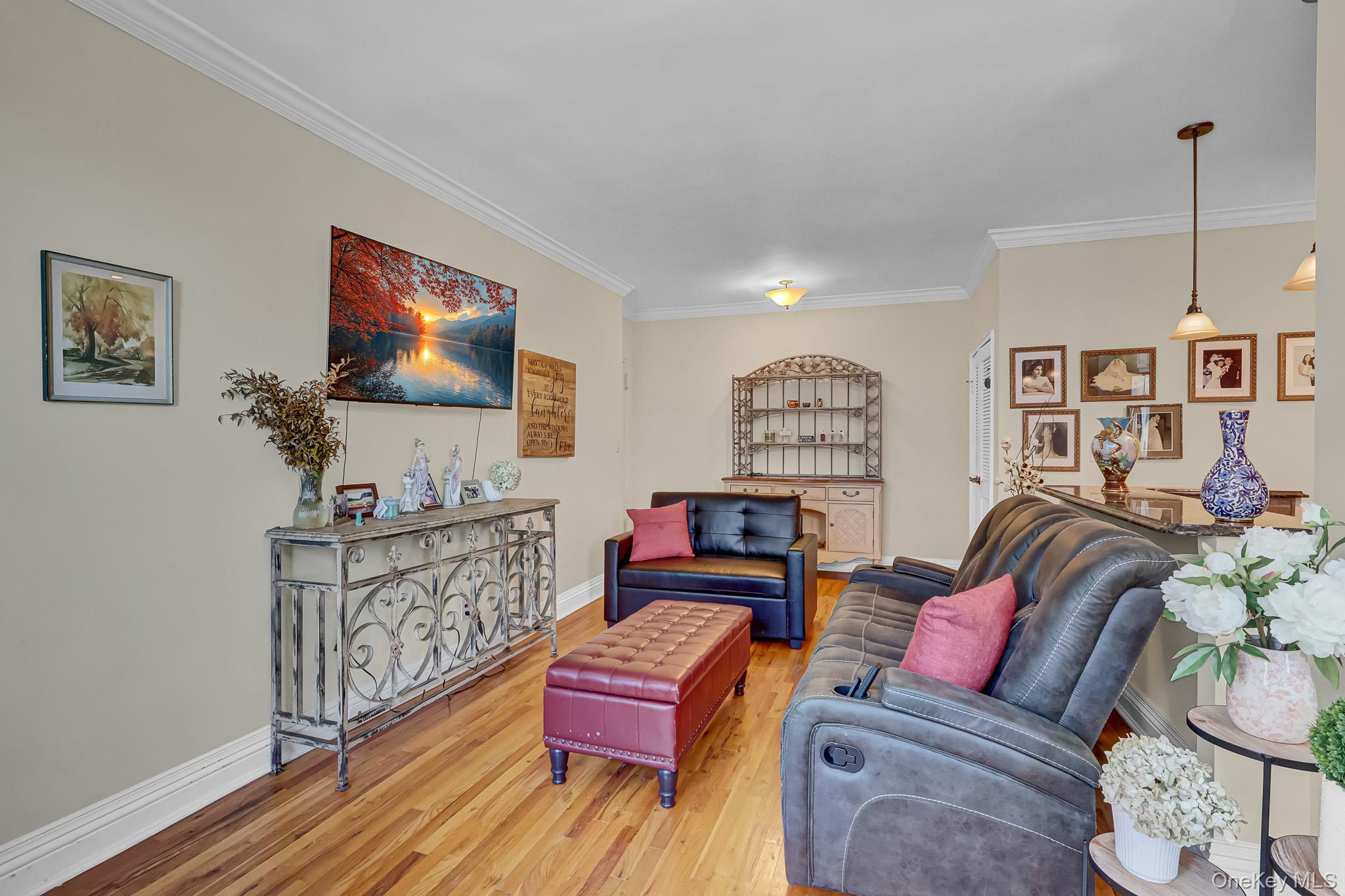 111 7th Street, Unit 304 photo 8