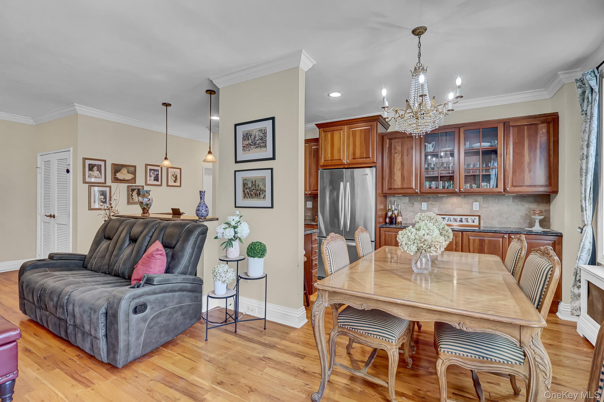 111 7th Street, Unit 304 photo 9