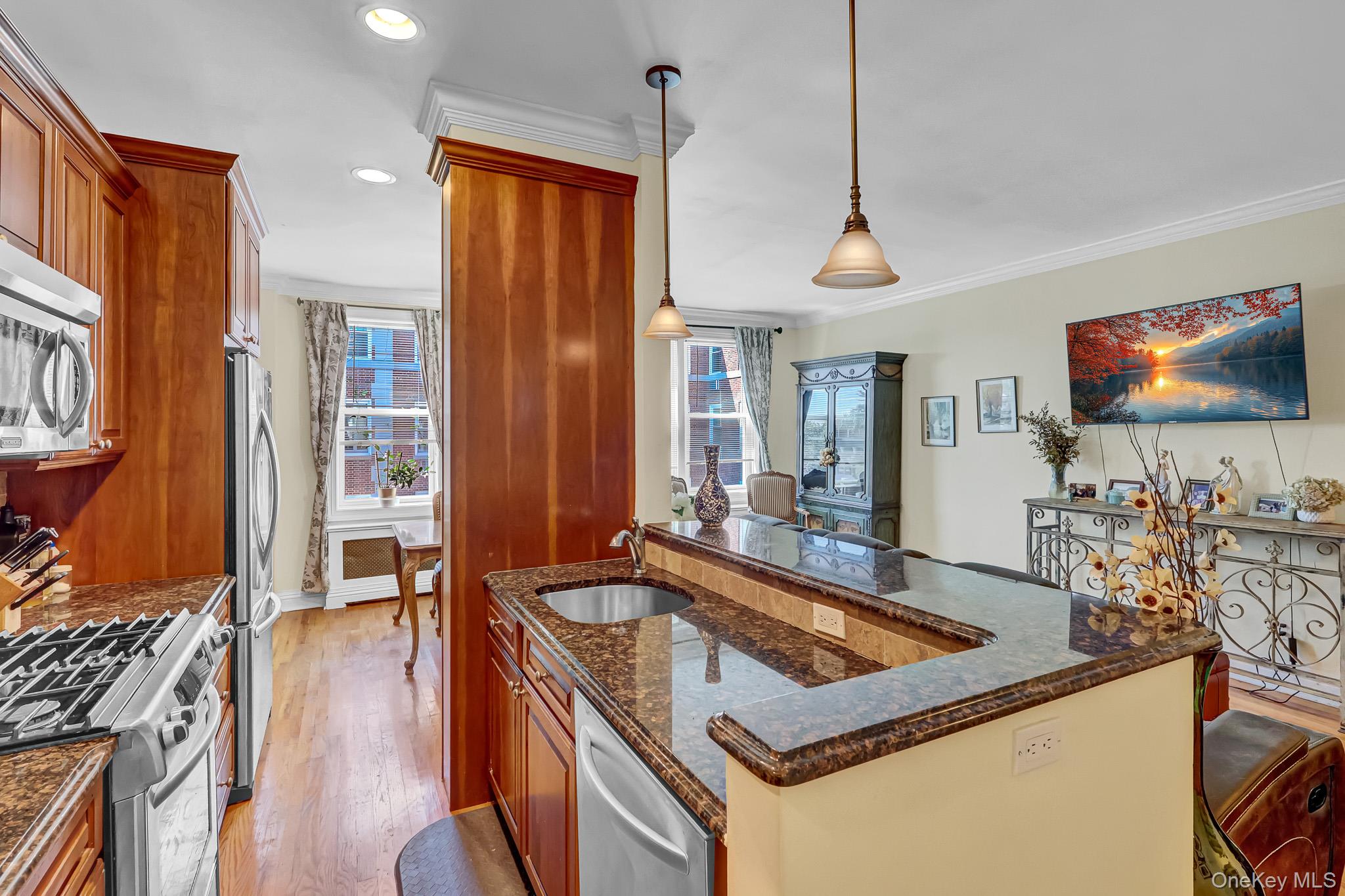 111 7th Street, Unit 304 photo 13