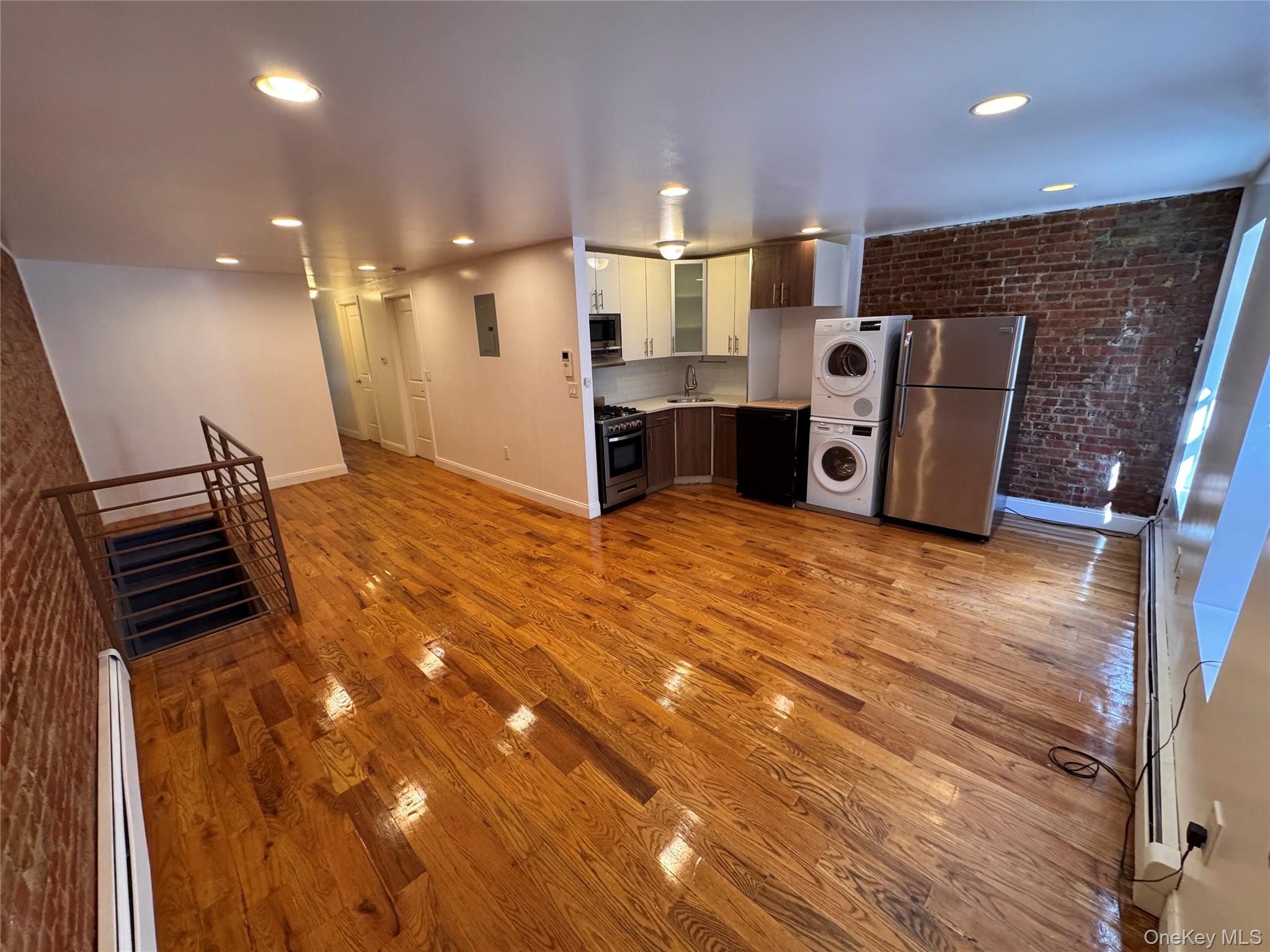 887 Lafayette Avenue – For Rent photo 2