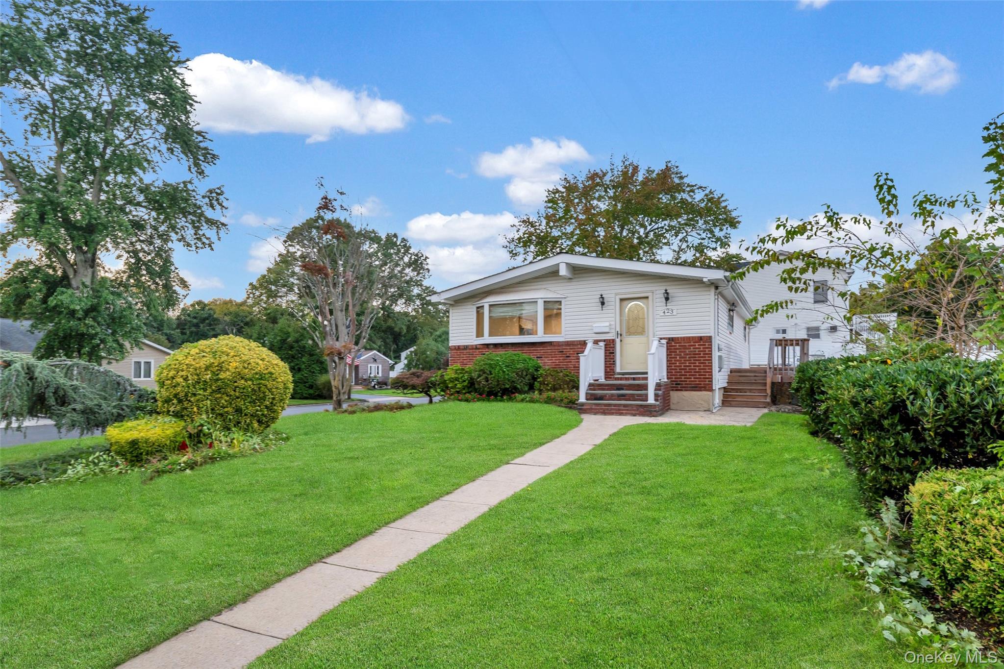 423 Westview Avenue – For Sale photo 2