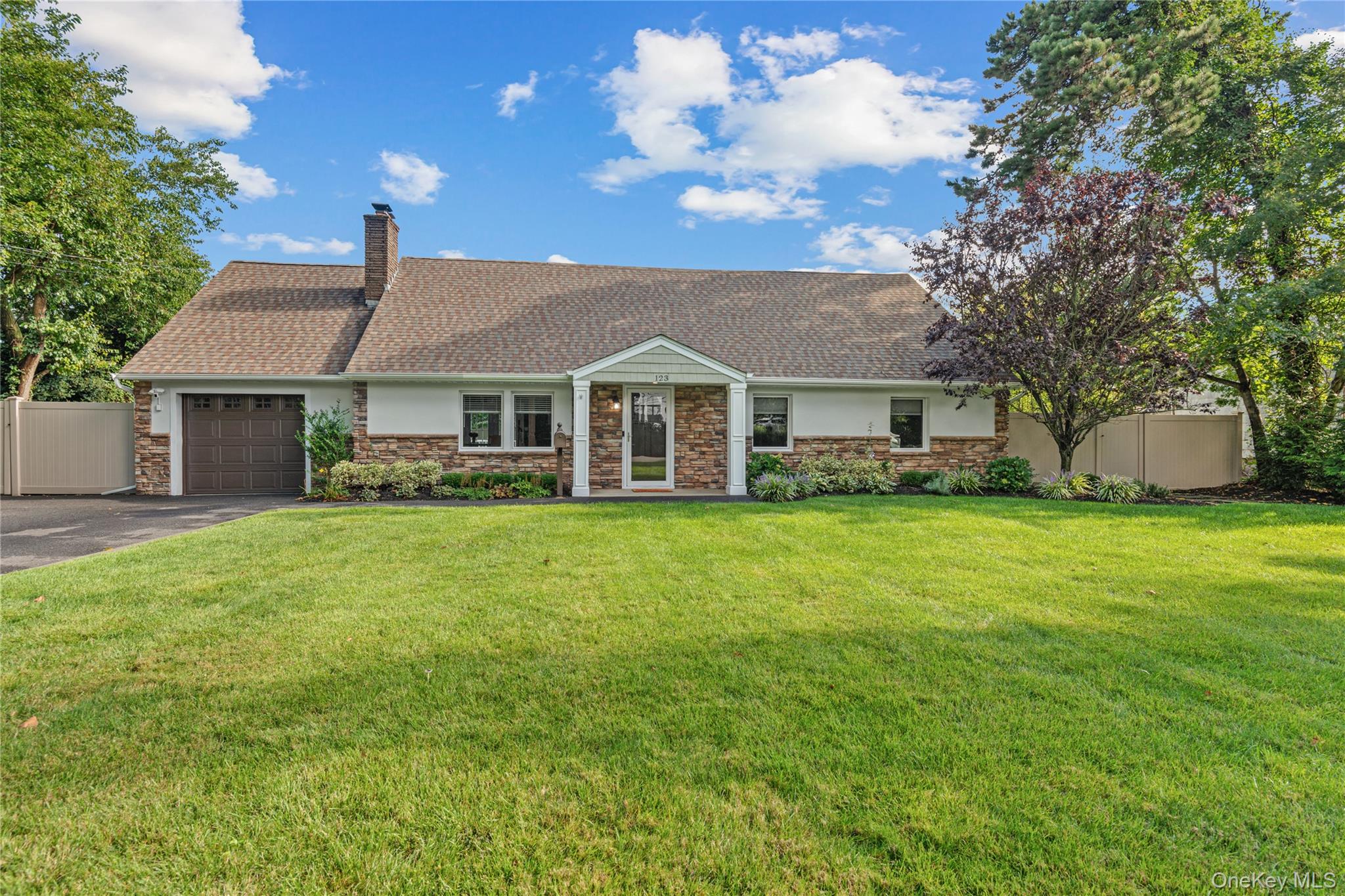 123 Hiawatha Drive – For Sale