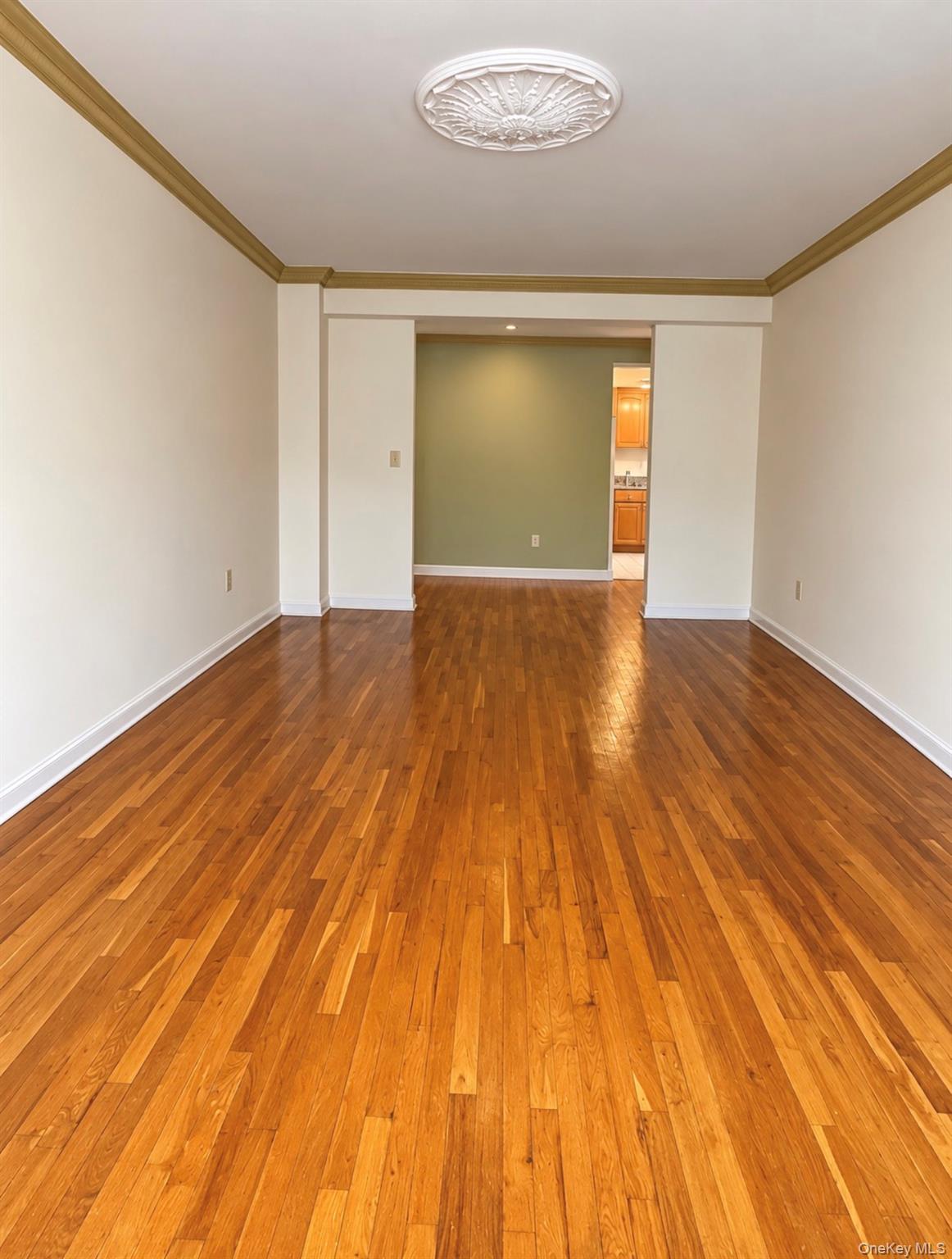 245 Bronx River Road, Unit 8C photo 4