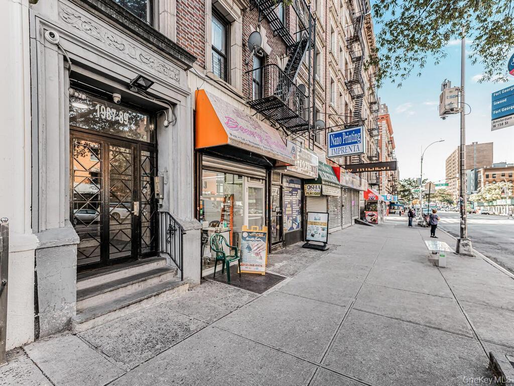 1989 Amsterdam AVE, Unit 31
