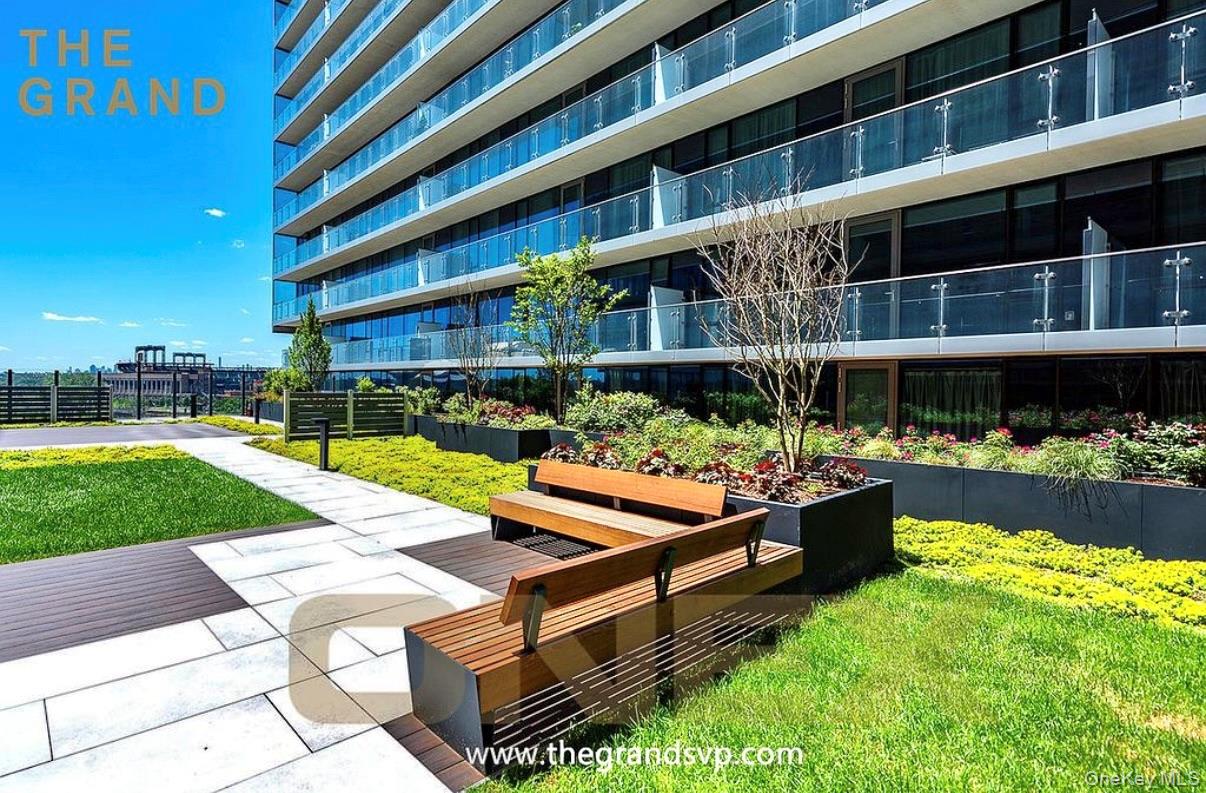 131-01 40th Road, Unit PH3D photo 2