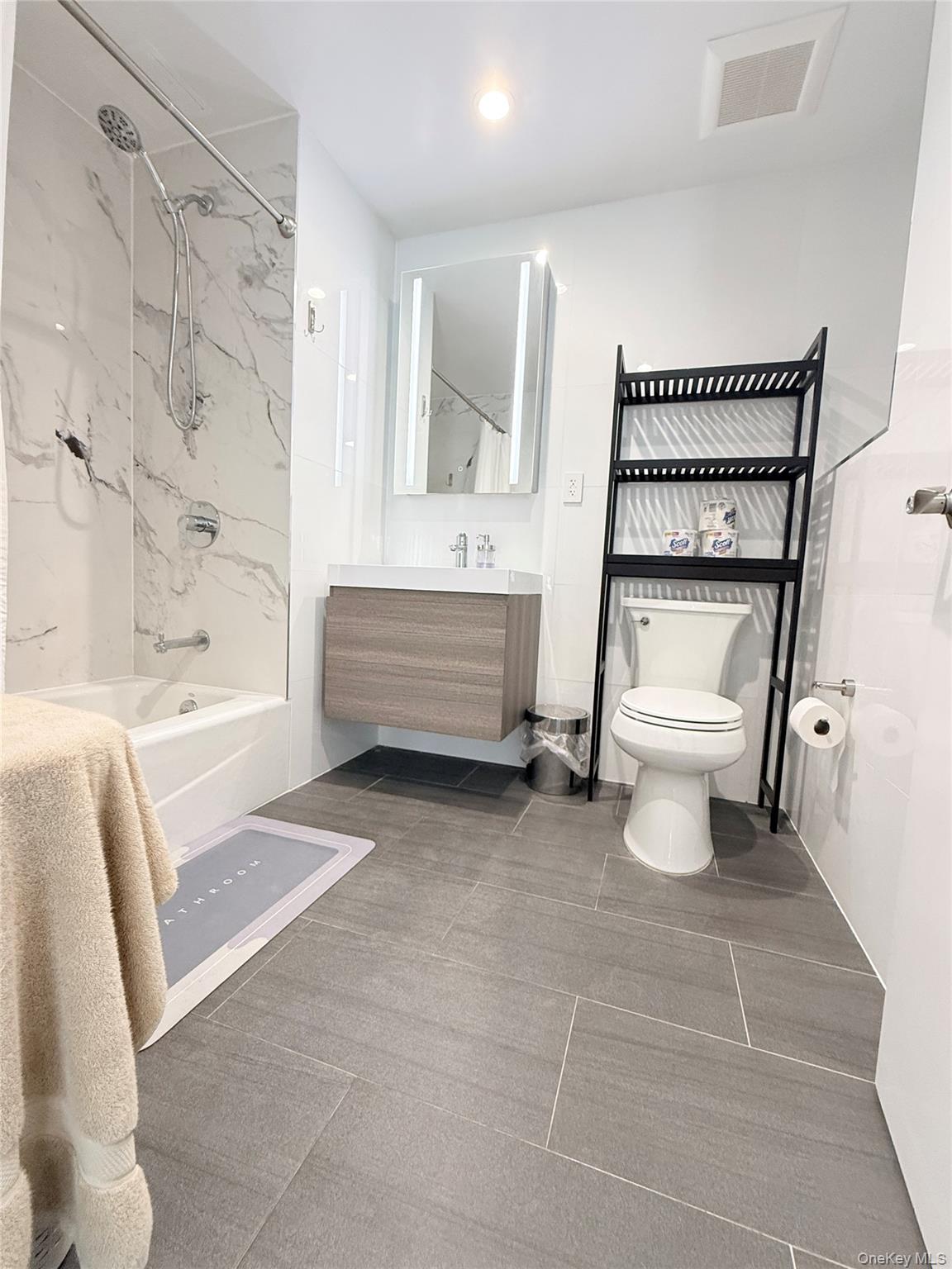 15353 77th Avenue, Unit 3C photo 6