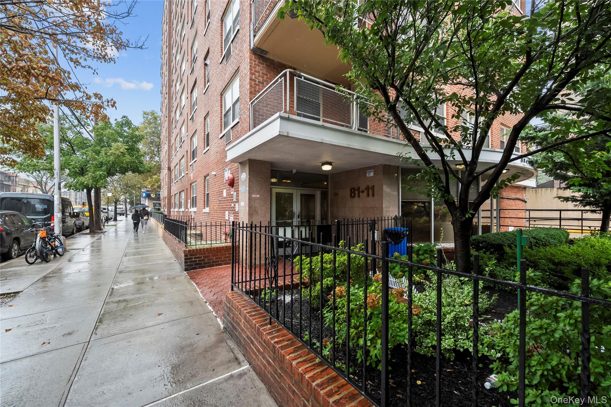 81-11 45th Avenue, Unit 3V photo 14