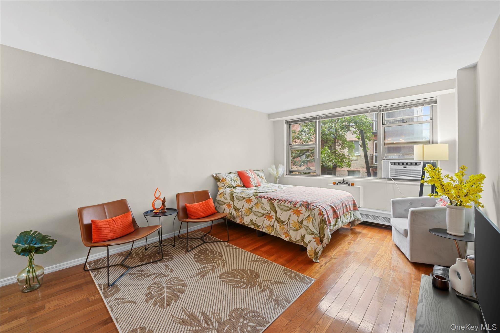 81-11 45th Avenue, Unit 3V photo 3