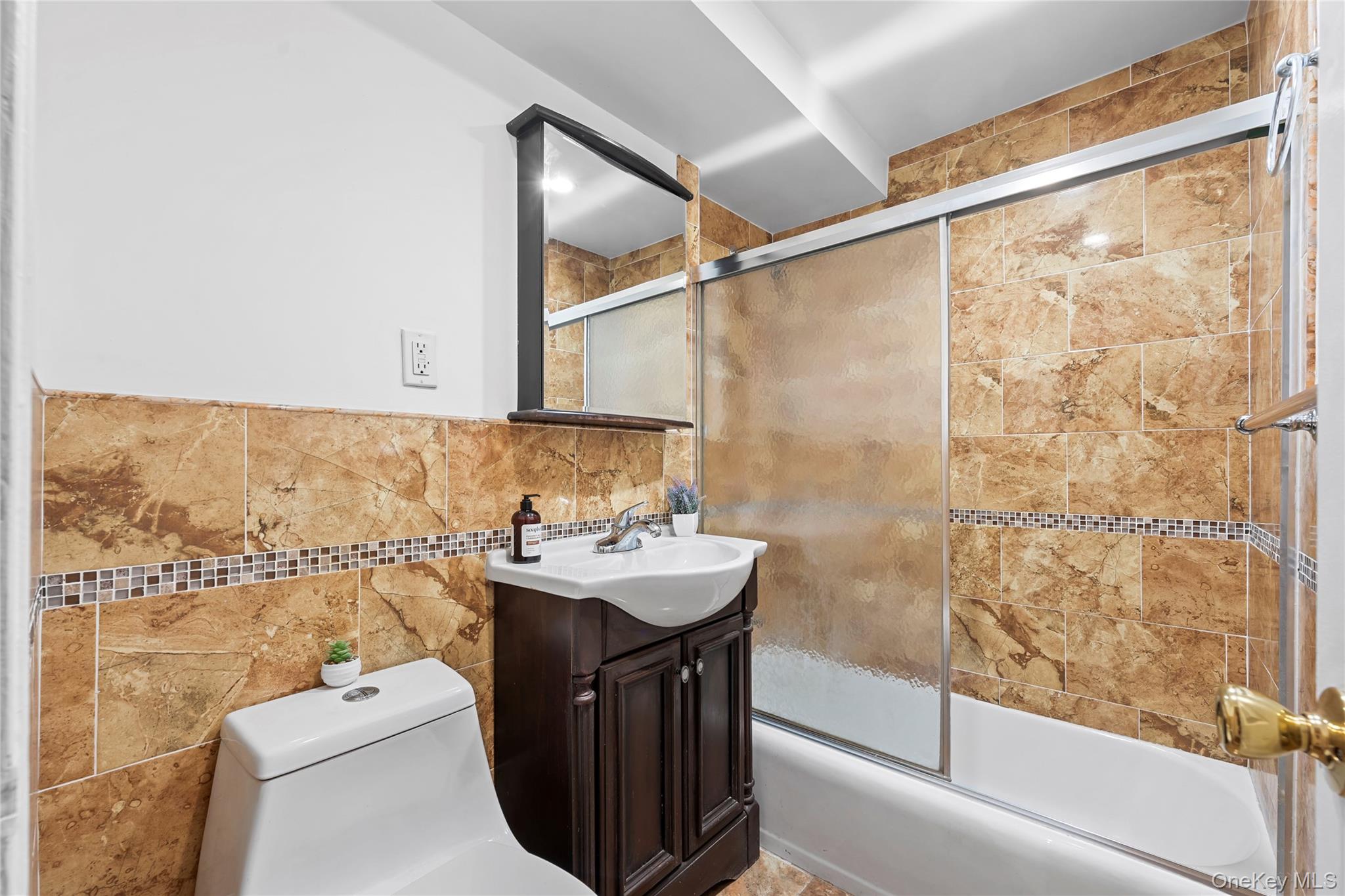 81-11 45th Avenue, Unit 3V photo 8