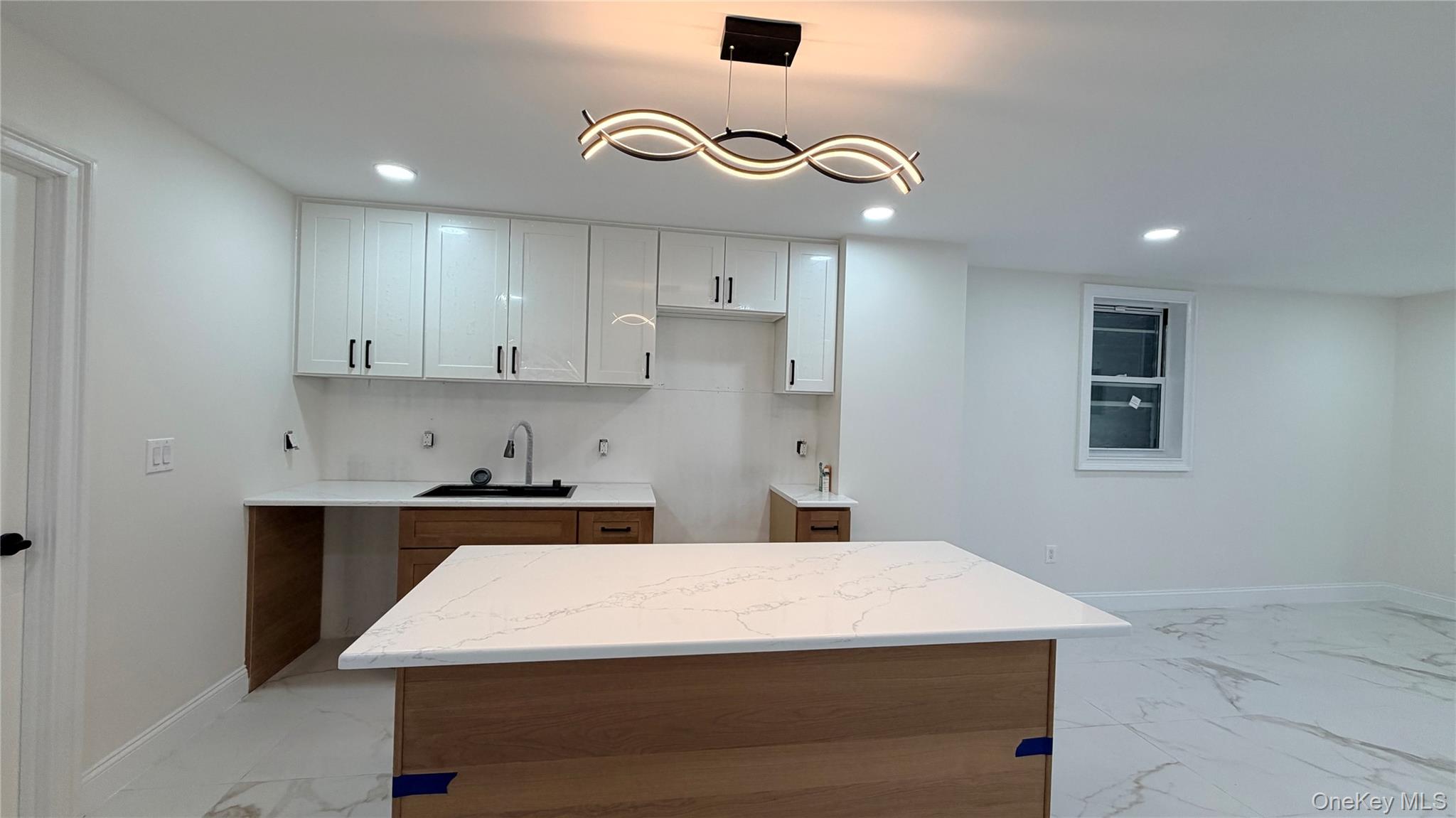 1931 Mayflower Avenue – For Rent photo 2