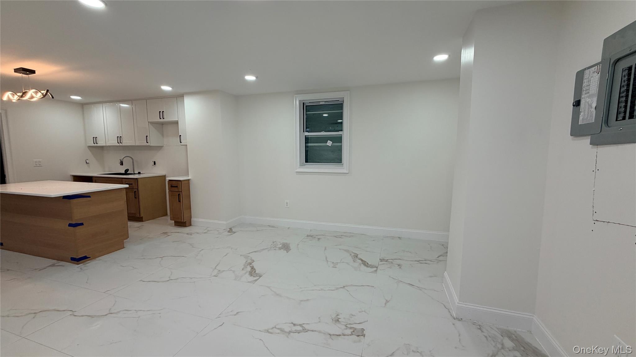 1931 Mayflower Avenue – For Rent